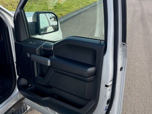 Used 2018 Ford F150 XLT w/ Equipment Group 302A Luxury image 15