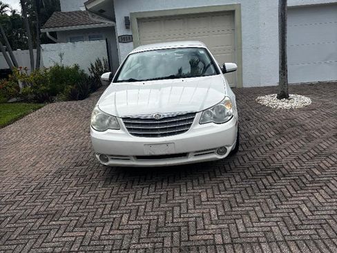 Used 2008 Chrysler Sebring Touring w/ Special Touring Group image 2