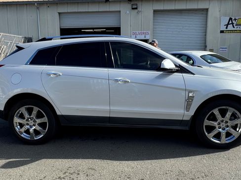 Used 2010 Cadillac SRX Premium image 1