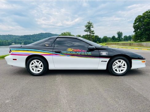 Used 1993 Chevrolet Camaro Z28 image 10