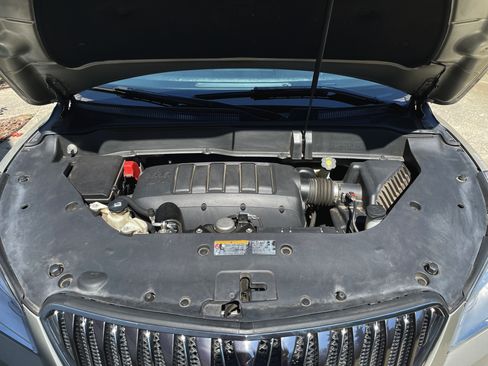 Used 2015 Buick Enclave Leather image 9