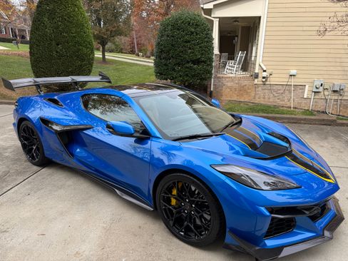 Used 2026 Chevrolet Corvette ZR1 w/ ZR1 Carbon Fiber Aero Package image 1