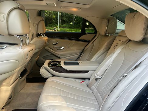 Used 2019 Mercedes-Benz S 560 Sedan image 16