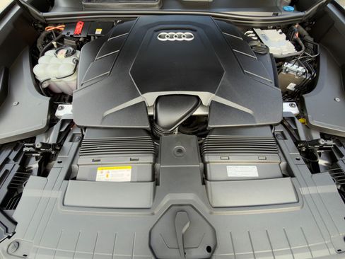 Used 2021 Audi Q8 Premium Plus w/ Premium Plus Package image 21