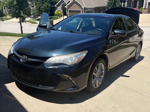 Used 2016 Toyota Camry SE FWD image 10