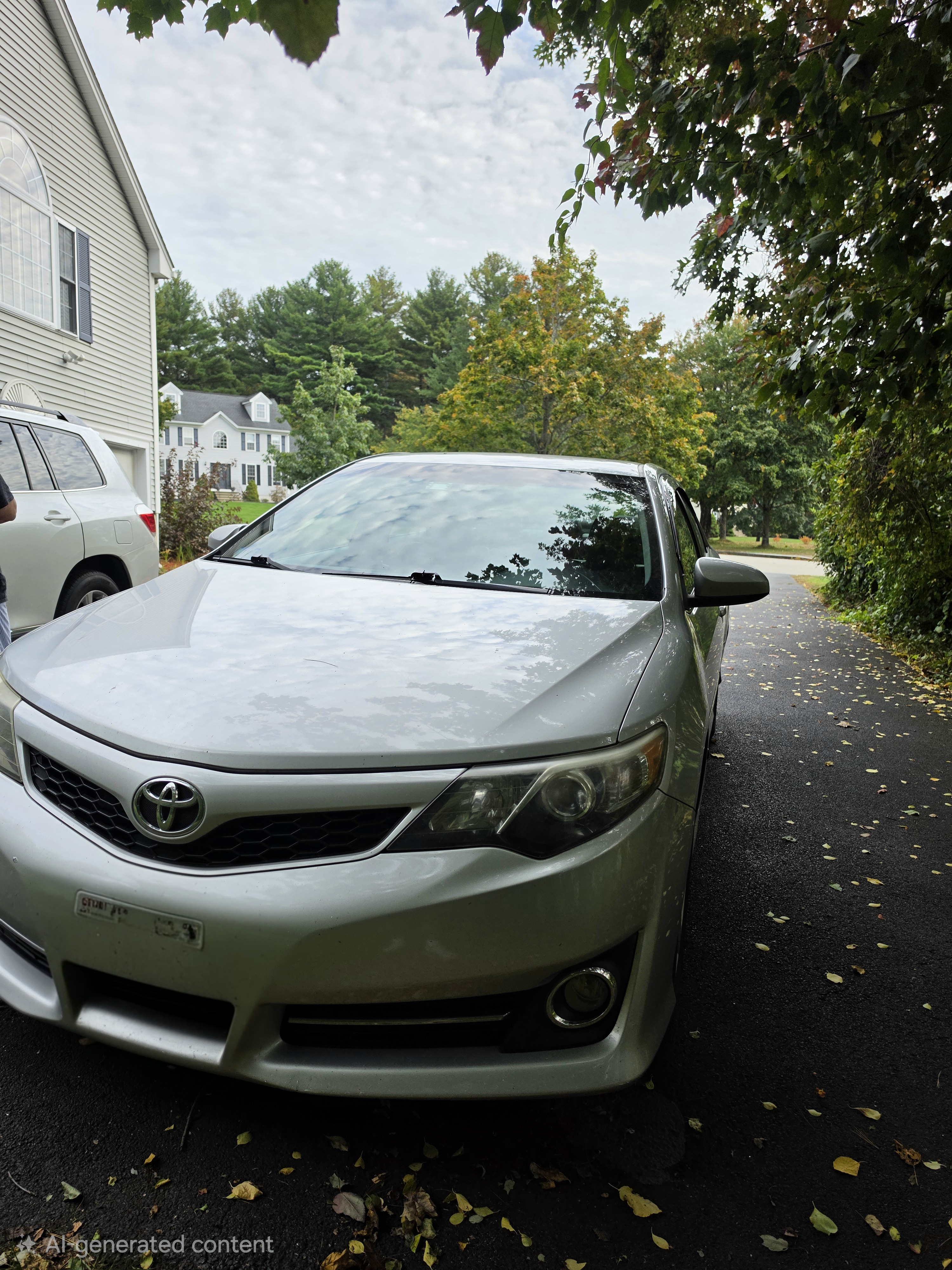 Used 2012 Toyota Camry SE FWD image 1