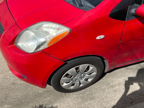 Used 2007 Toyota Yaris 2-Door Hatchback image 6