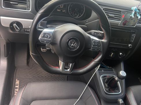 Used 2014 Volkswagen Jetta GLI image 2