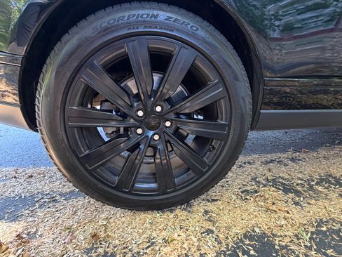 Used 2019 Land Rover Range Rover AWD/4WD image 18