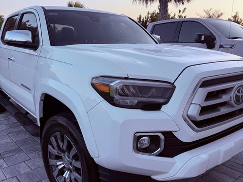 Used 2023 Toyota Tacoma Limited AWD/4WD image 2