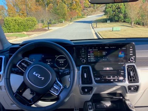 Used 2024 Kia Sorento SX Prestige image 2