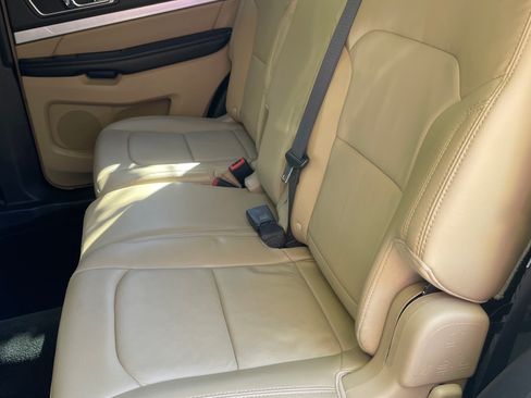 Used 2016 Ford Explorer XLT w/ Equipment Group 202A image 13