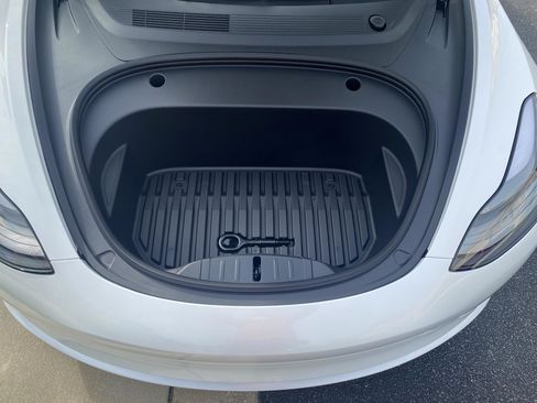 Used 2023 Tesla Model 3 Standard Range image 17