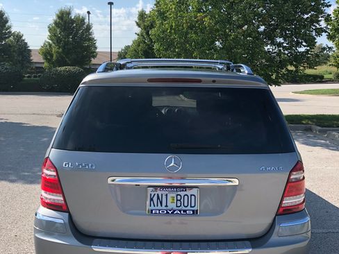 Used 2011 Mercedes-Benz GL 550 4MATIC image 10