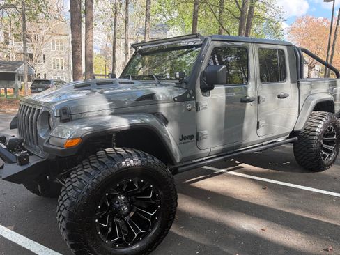 Used 2021 Jeep Gladiator Sport image 12