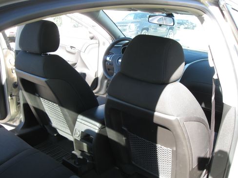 Used 2009 Chevrolet Malibu LT image 17