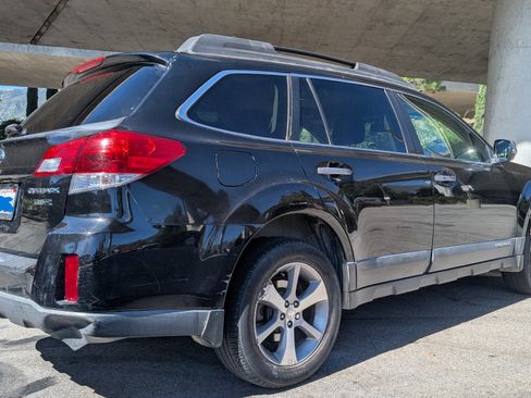 Used 2013 Subaru Outback 3.6R Limited image 9