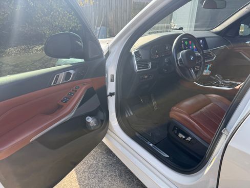 Used 2019 BMW X5 xDrive40i w/ M Sport Package image 15