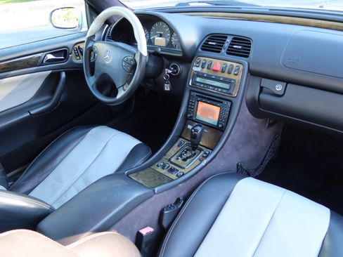 Used 2002 Mercedes-Benz CLK 55 AMG Coupe image 26