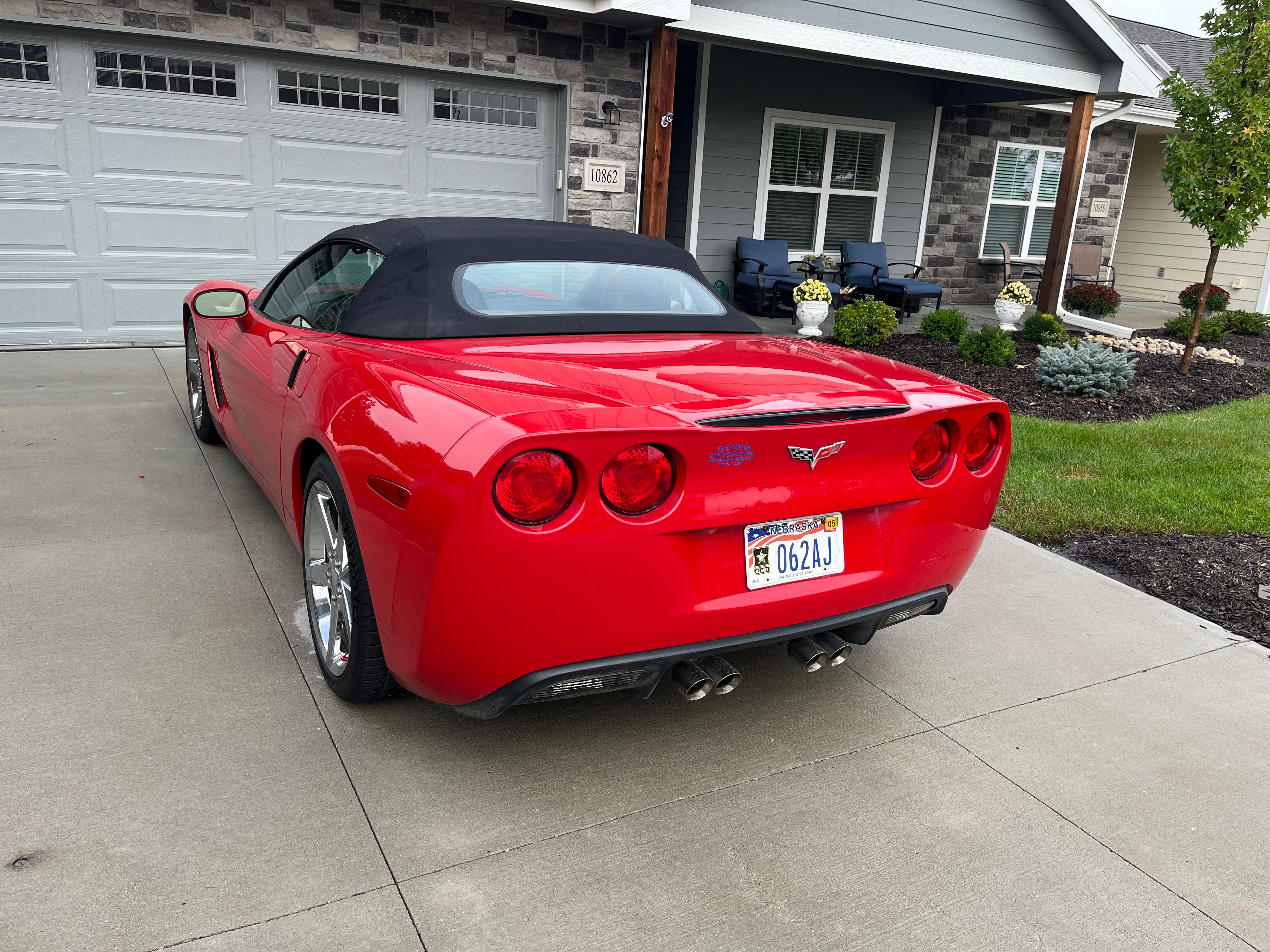 Used 2007 Chevrolet Corvette Convertible w/ Preferred Equipment Group RWD image 2