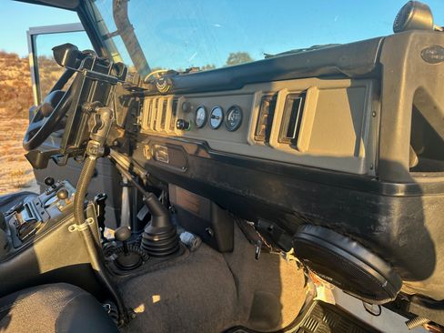 Used 1993 Land Rover Defender 110 image 23