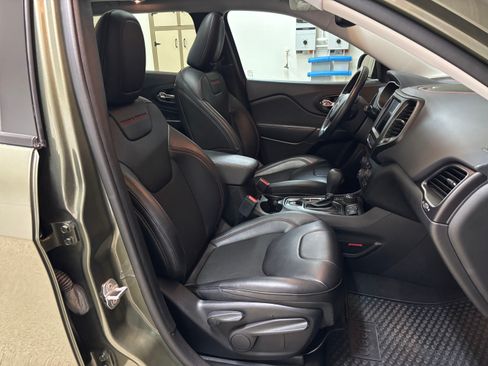 Used 2021 Jeep Cherokee Trailhawk w/ Sun, Sound & Nav Group image 11