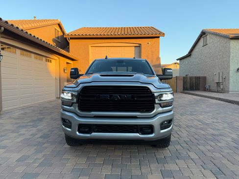 Used 2023 RAM 2500 Laramie w/ Night Edition AWD/4WD image 5