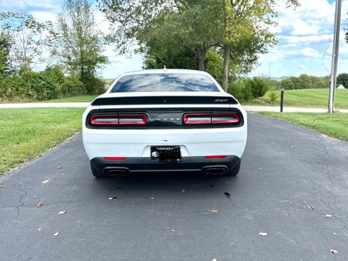 Used 2016 Dodge Challenger SRT Hellcat RWD image 6