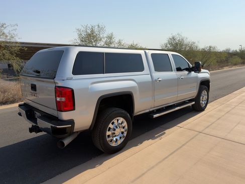 Used 2015 GMC Sierra 2500 SLT w/ Duramax Plus Package AWD/4WD image 5