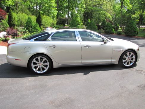 Used 2016 Jaguar XJ L Portfolio image 1
