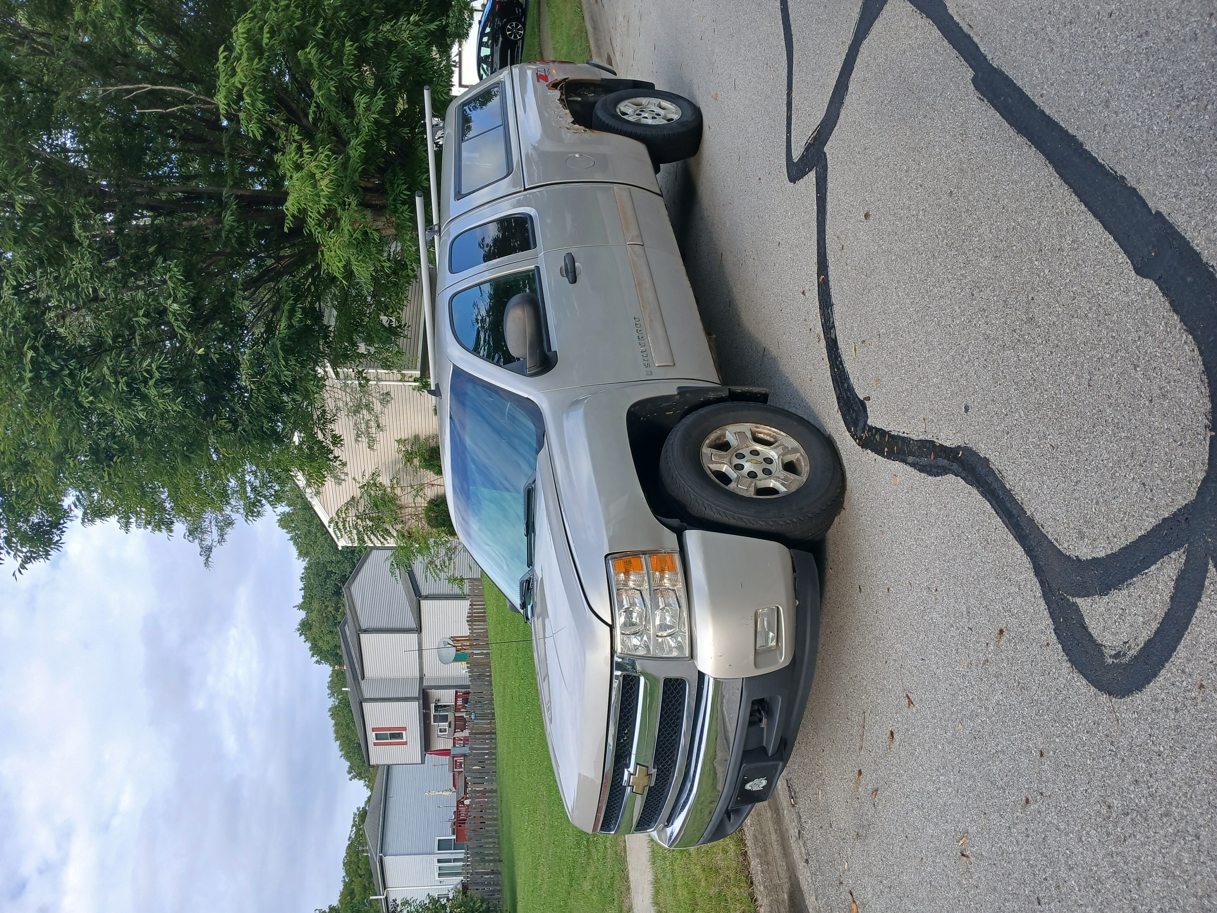 Used 2007 Chevrolet Silverado 1500 LT w/ 1LT Convenience Package AWD/4WD image 2