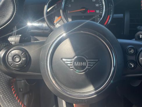 Used 2019 MINI Cooper S w/ Premium Package image 8