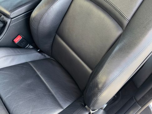 Used 2013 BMW 335i Convertible image 19