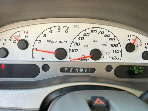 Used 2004 Ford Explorer Sport Trac XLT image 5