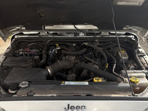 Used 2008 Jeep Wrangler Unlimited Sahara w/ Trailer Tow Group AWD/4WD image 6