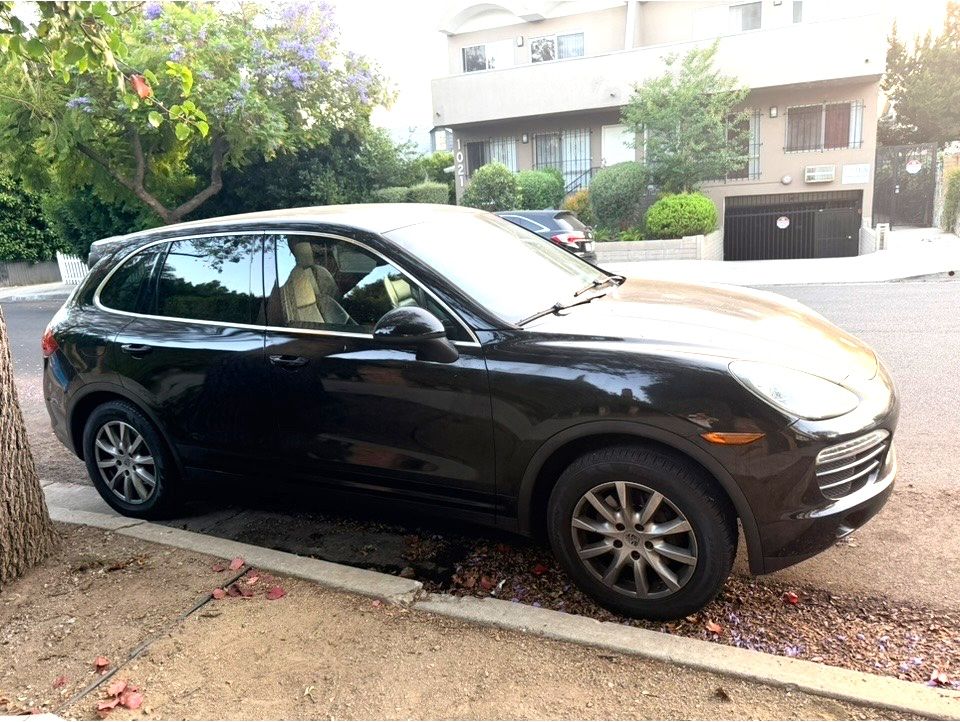 Used 2012 Porsche Cayenne w/ Convenience Pkg AWD/4WD image 4