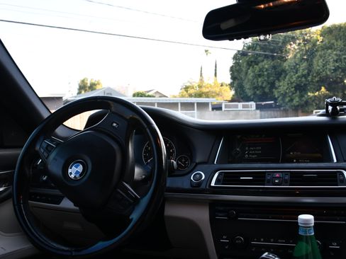 Used 2013 BMW 750Li RWD image 15