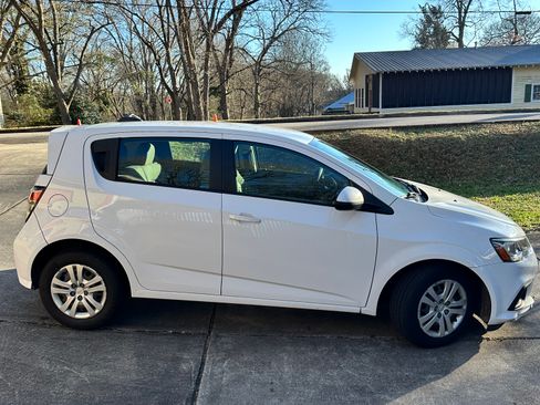 Used 2017 Chevrolet Sonic LT image 1