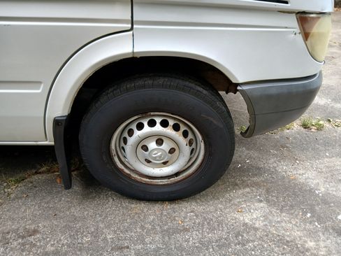 Used 2006 Dodge Sprinter 2500 w/ Comfort Seating Group image 12