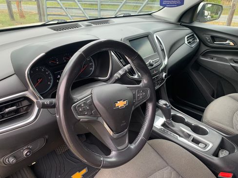 Used 2018 Chevrolet Equinox LT FWD image 12