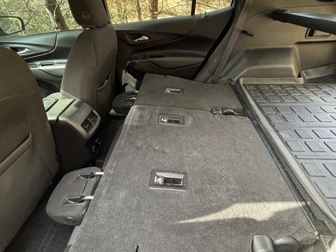 Used 2018 Chevrolet Equinox LT image 22