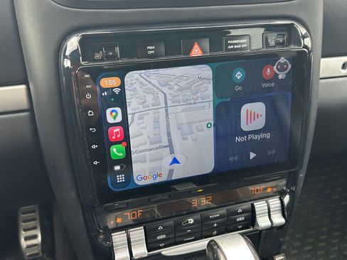 Used 2006 Porsche Cayenne Turbo S image 9