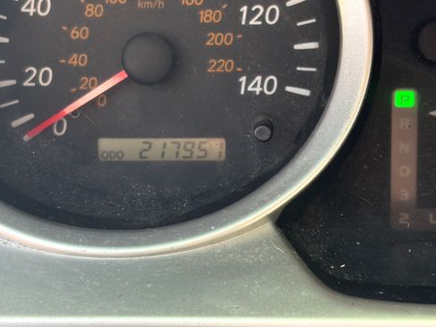 Used 2004 Toyota Highlander Limited AWD/4WD image 10