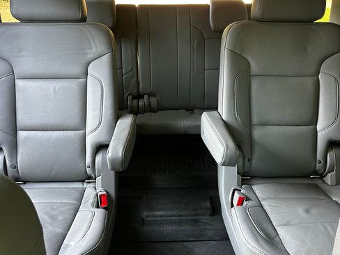 Used 2018 Chevrolet Tahoe LT w/ LT Signature Package image 5