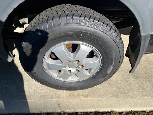 Used 2016 Mercedes-Benz Sprinter 2500 image 24