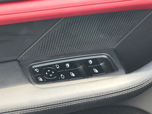 Used 2021 Porsche Taycan 4S image 11