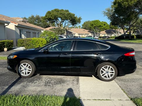 Used 2016 Ford Fusion SE w/ Equipment Group 202A image 6