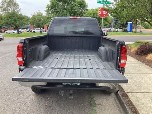 Used 2005 Chevrolet Silverado 2500 LT w/ Heavy-Duty Power Package image 11