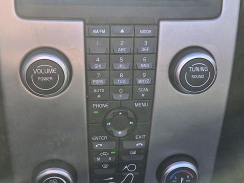 Used 2010 Volvo C70 T5 image 6