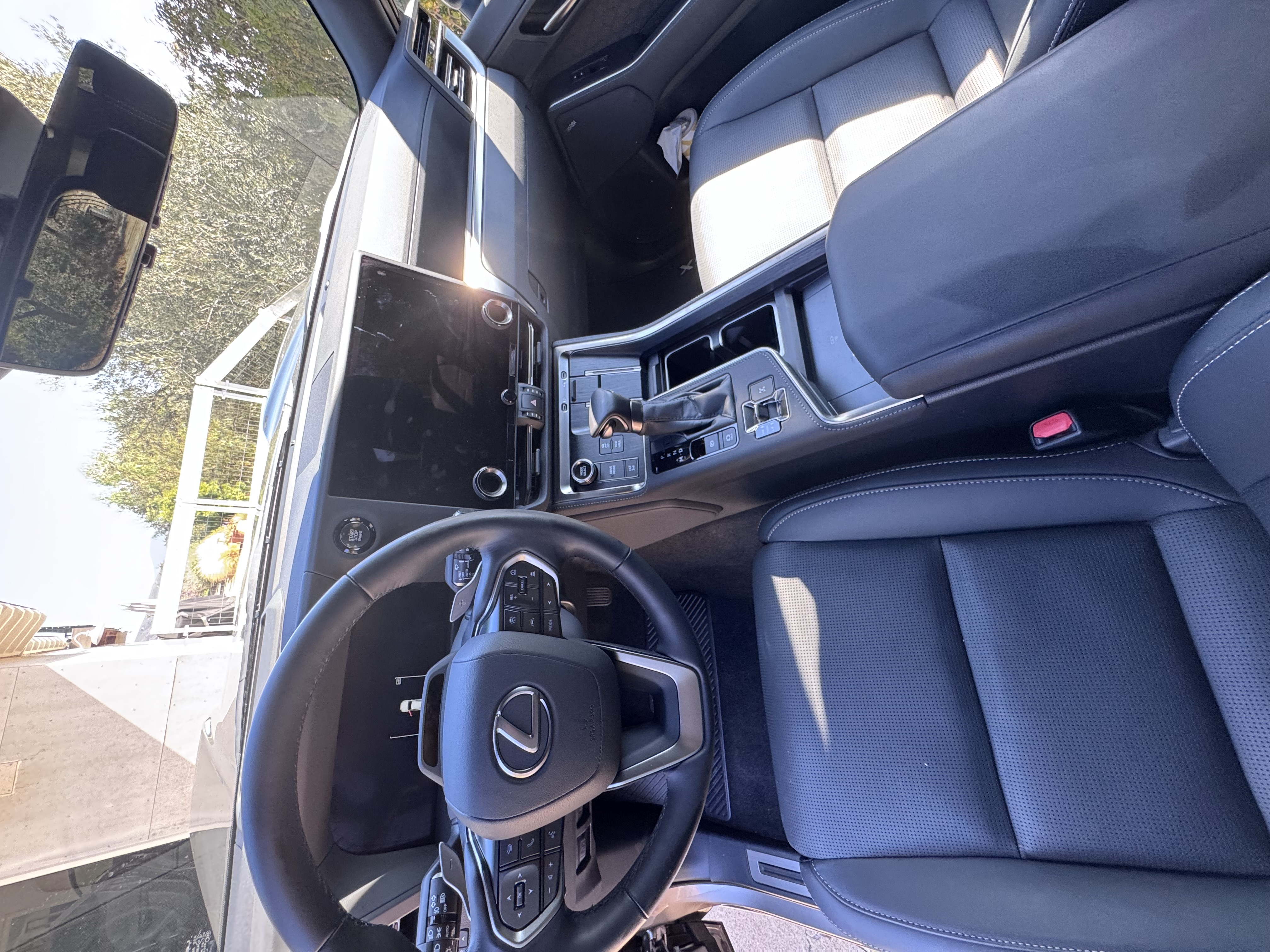 Used 2025 Lexus GX 550 w/ Cold Area Package AWD/4WD image 12